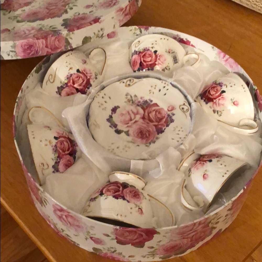 Rose 12 pc Tea Set